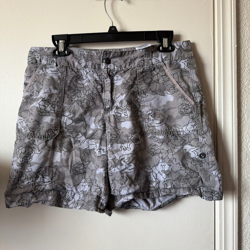 Carhartt Womens Gray Floral Camo Cargo Shorts Utility Mid Rise Size 10